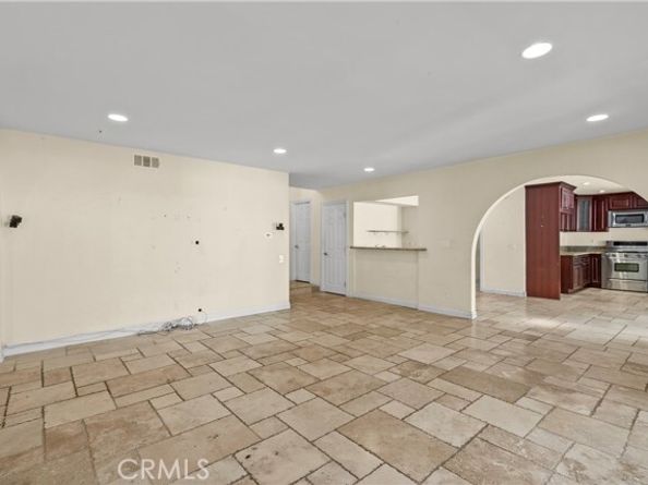 4348 Topanga Canyon, Woodland Hills (los Angeles) CA 91364