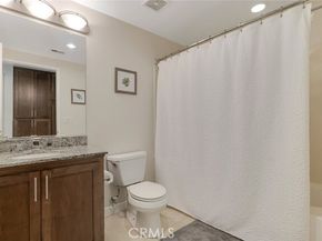 21301 Erwin Street 228, Woodland Hills (los Angeles) CA 91367