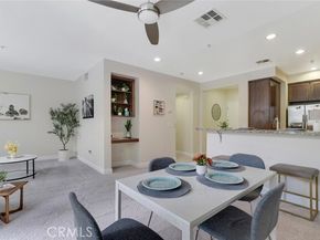 21301 Erwin Street 228, Woodland Hills (los Angeles) CA 91367
