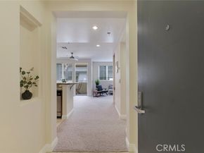 21301 Erwin Street 228, Woodland Hills (los Angeles) CA 91367