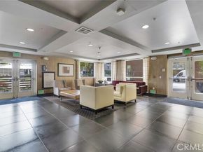21301 Erwin Street 228, Woodland Hills (los Angeles) CA 91367