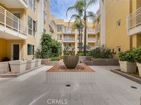 21301 Erwin Street 228, Woodland Hills (los Angeles) CA 91367