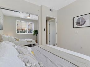 21301 Erwin Street 228, Woodland Hills (los Angeles) CA 91367