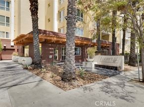 21301 Erwin Street 228, Woodland Hills (los Angeles) CA 91367