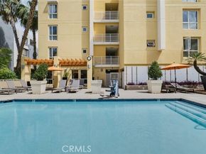 21301 Erwin Street 228, Woodland Hills (los Angeles) CA 91367