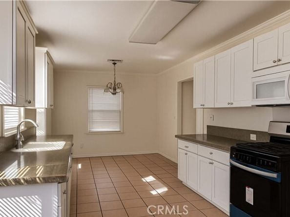 5052 Newcastle Avenue, Encino (los Angeles) CA 91316