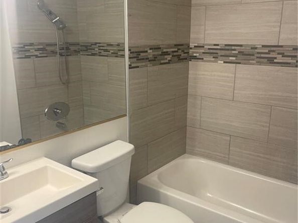 8847 Willis Avenue 22, Panorama City (los Angeles) CA 91402