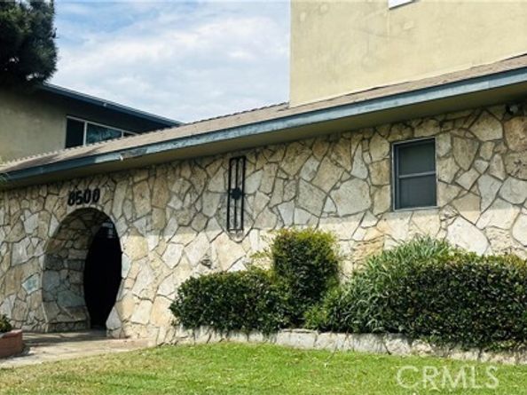 8500 Sunland, Los Angeles CA 91352