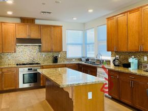 542 Santa Maria Ter 5, Sunnyvale CA 94085