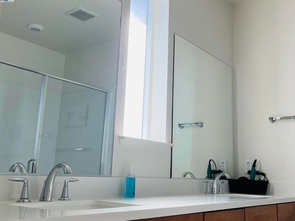 542 Santa Maria Ter 5, Sunnyvale CA 94085