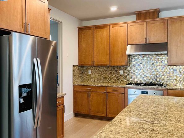 542 Santa Maria Ter 5, Sunnyvale CA 94085