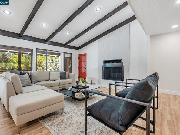 1821 S Main Street, Walnut Creek CA 94595