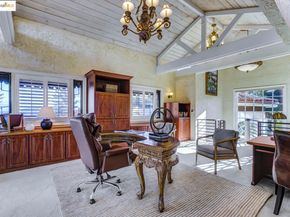 4146 Canyon Rd, Lafayette CA 94549