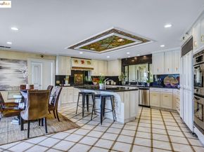 4146 Canyon Rd, Lafayette CA 94549