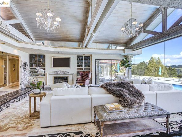 4146 Canyon Rd, Lafayette CA 94549