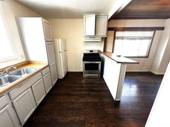 1933 103rd. Ave., Oakland CA 94603