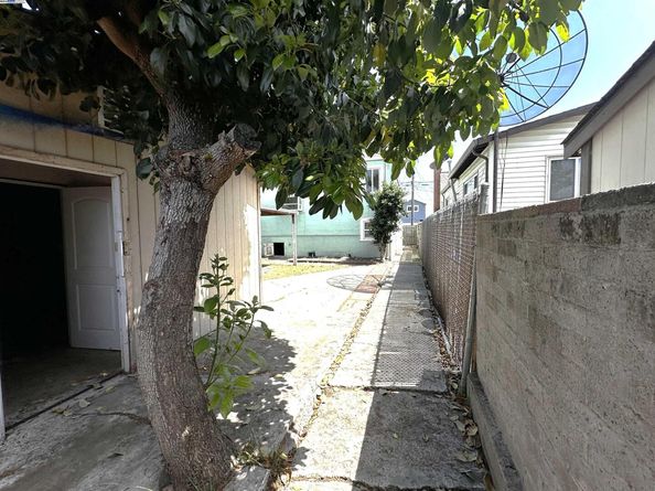 1933 103rd. Ave., Oakland CA 94603