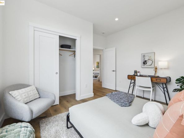 669 Alcatraz Ave, Oakland CA 94609