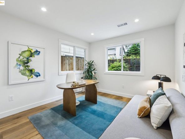 669 Alcatraz Ave, Oakland CA 94609