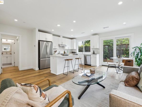 669 Alcatraz Ave, Oakland CA 94609