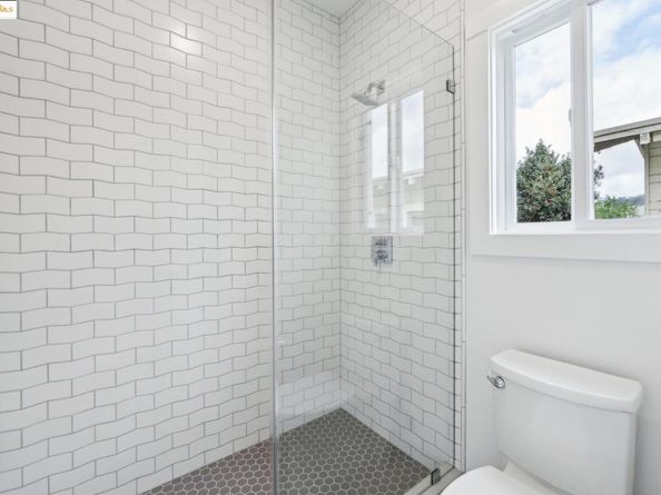 669 Alcatraz Ave, Oakland CA 94609