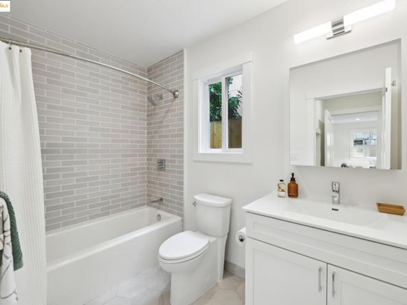 669 Alcatraz Ave, Oakland CA 94609
