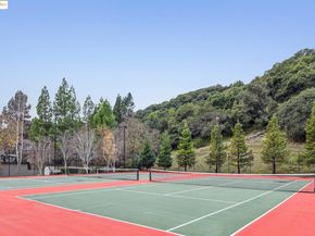 635 Canyon Oaks Dr B, Oakland CA 94605