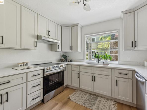 635 Canyon Oaks Dr B, Oakland CA 94605