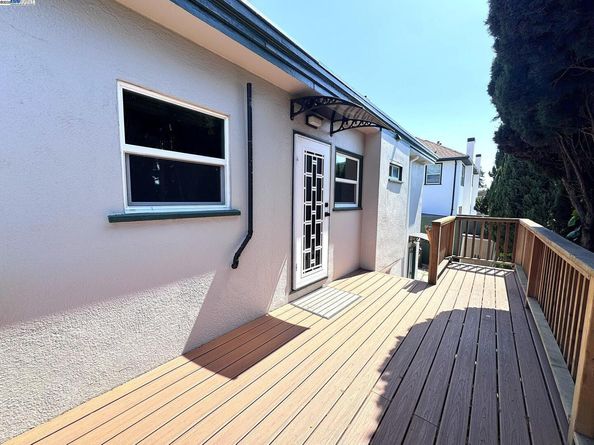 867 Prospect Ave, Oakland CA 94610