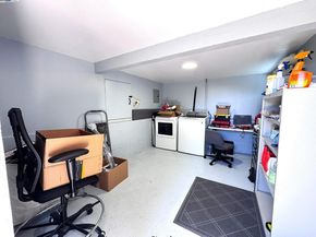 867 Prospect Ave, Oakland CA 94610