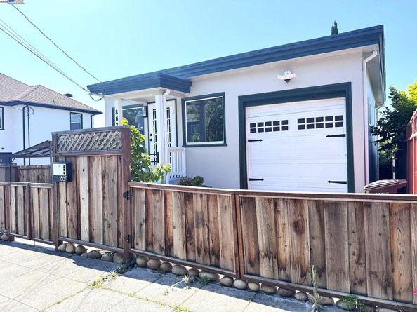 867 Prospect Ave, Oakland CA 94610