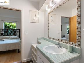 2915 Benvenue Ave APT C, Berkeley CA 94705