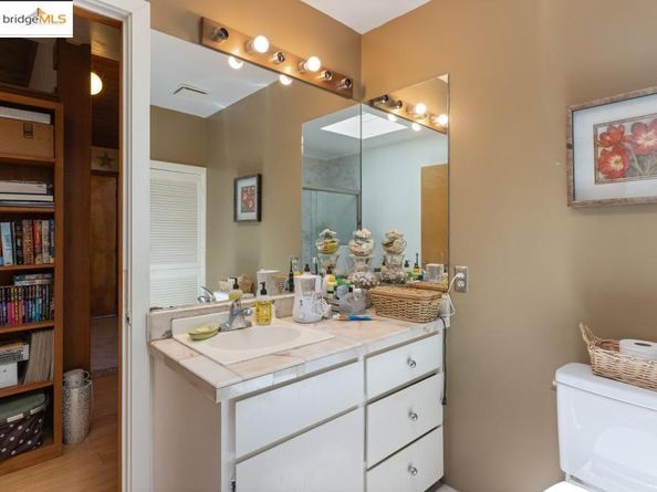 2915 Benvenue Ave APT C, Berkeley CA 94705