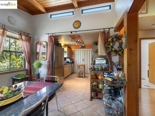 2915 Benvenue Ave APT C, Berkeley CA 94705