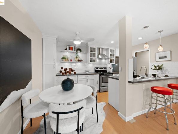 127 Bayo Vista 108, Oakland CA 94611