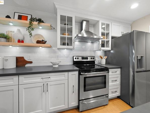 127 Bayo Vista 108, Oakland CA 94611