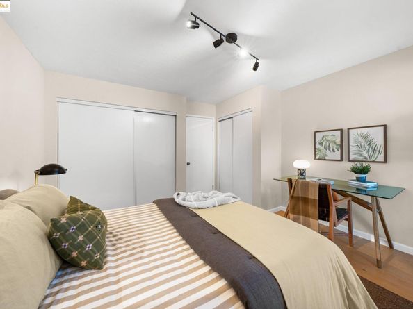 127 Bayo Vista 108, Oakland CA 94611