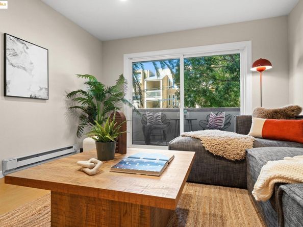 127 Bayo Vista 108, Oakland CA 94611