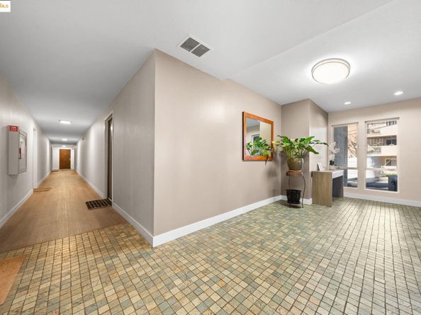 127 Bayo Vista 108, Oakland CA 94611