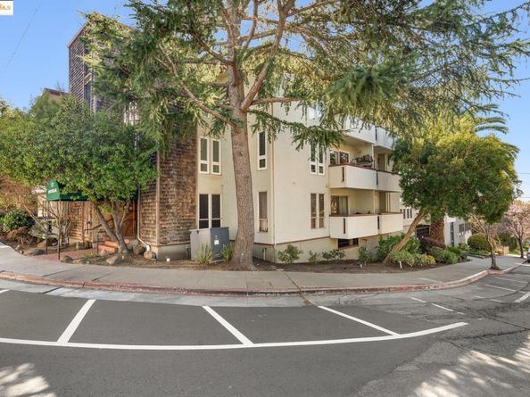 127 Bayo Vista 108, Oakland CA 94611