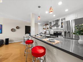 127 Bayo Vista 108, Oakland CA 94611