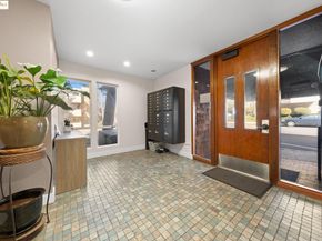 127 Bayo Vista 108, Oakland CA 94611