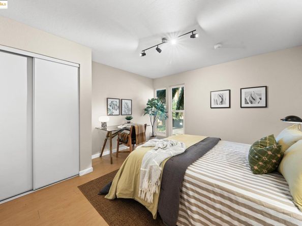 127 Bayo Vista 108, Oakland CA 94611