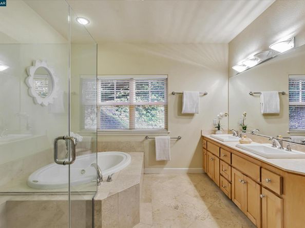 1215 Alvarado Rd, Berkeley CA 94705