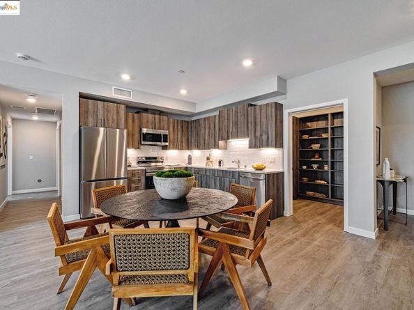2400 Adeline ST 303, Oakland CA 94607