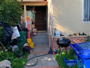 9425 C St., Oakland CA 94603
