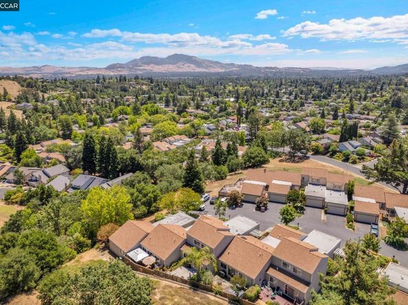 6450 Viewpoint Ct, Martinez CA 94553