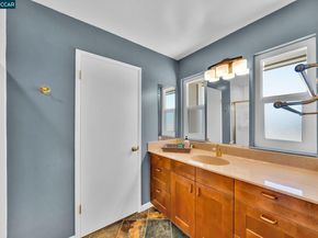 6450 Viewpoint Ct, Martinez CA 94553