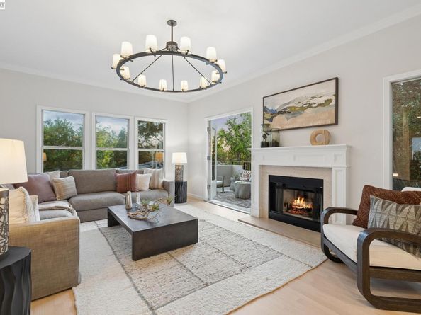1028 Aquarius Way, Oakland CA 94611
