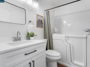 2407 Bay Meadows Cir, Pleasanton CA 94566